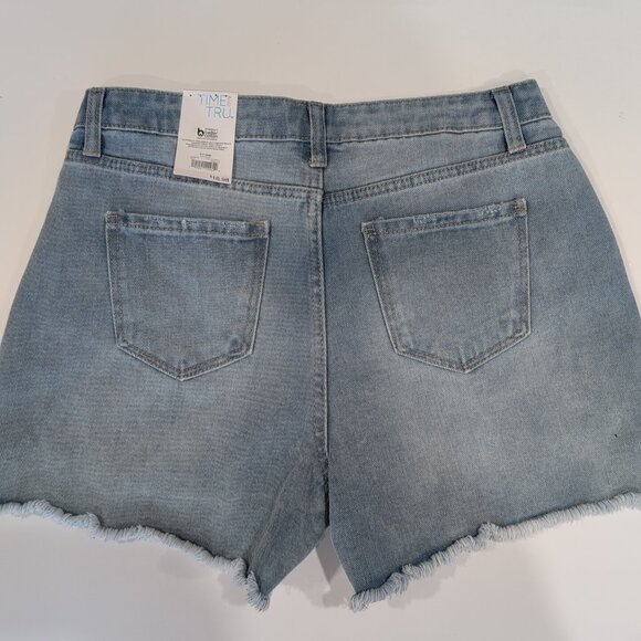 Time and Tru Women's High Rise Denim Short, 4" Inseam, NEW Size 8 Blue - Picture 5 of 5